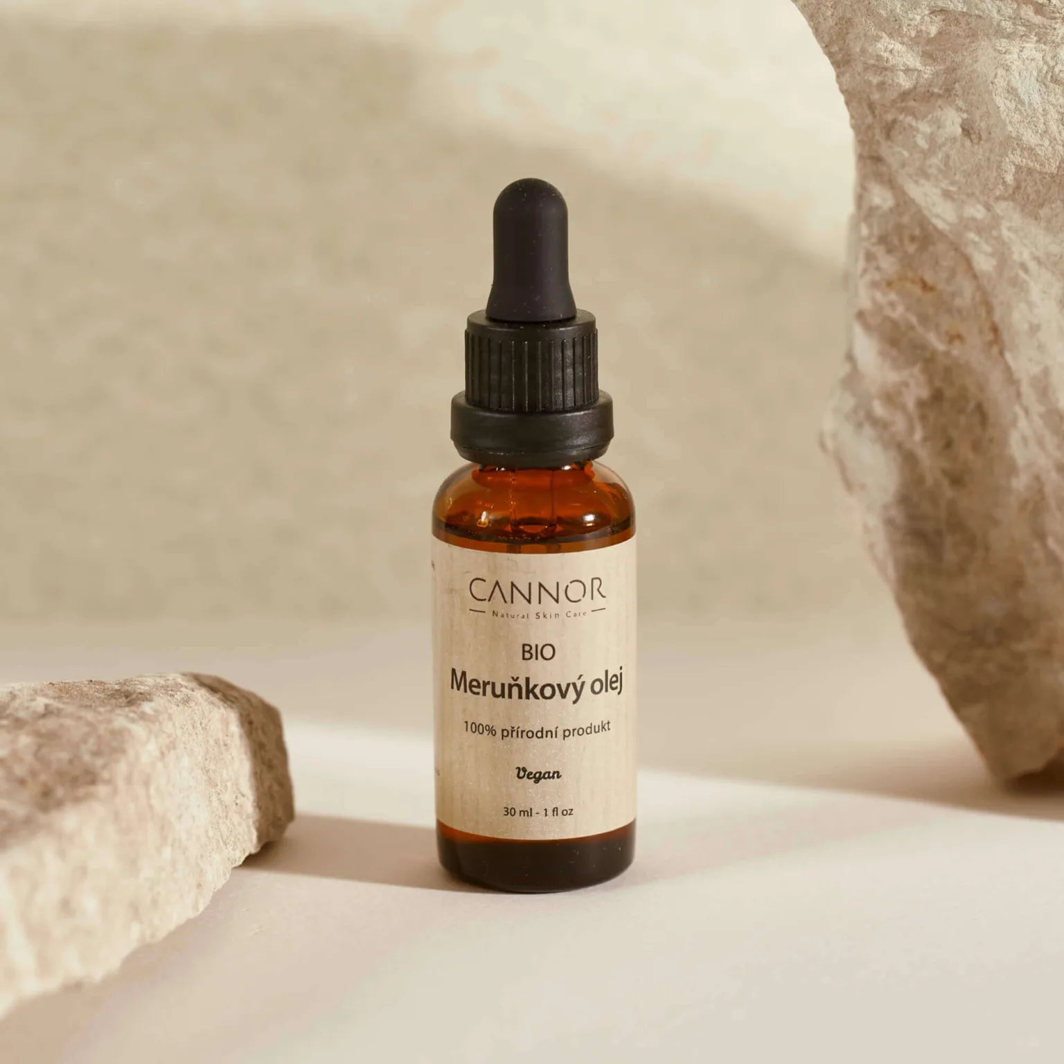 Organic apricot oil 