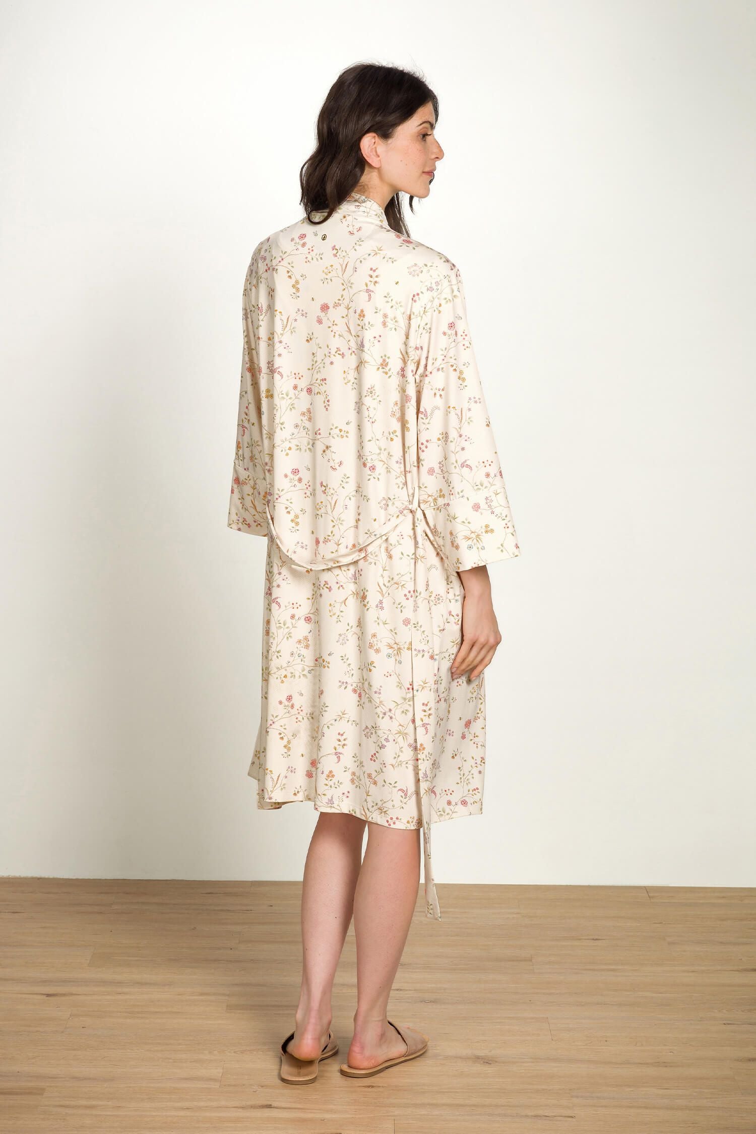 Naomi Kimono Little Delhi Hellweiß