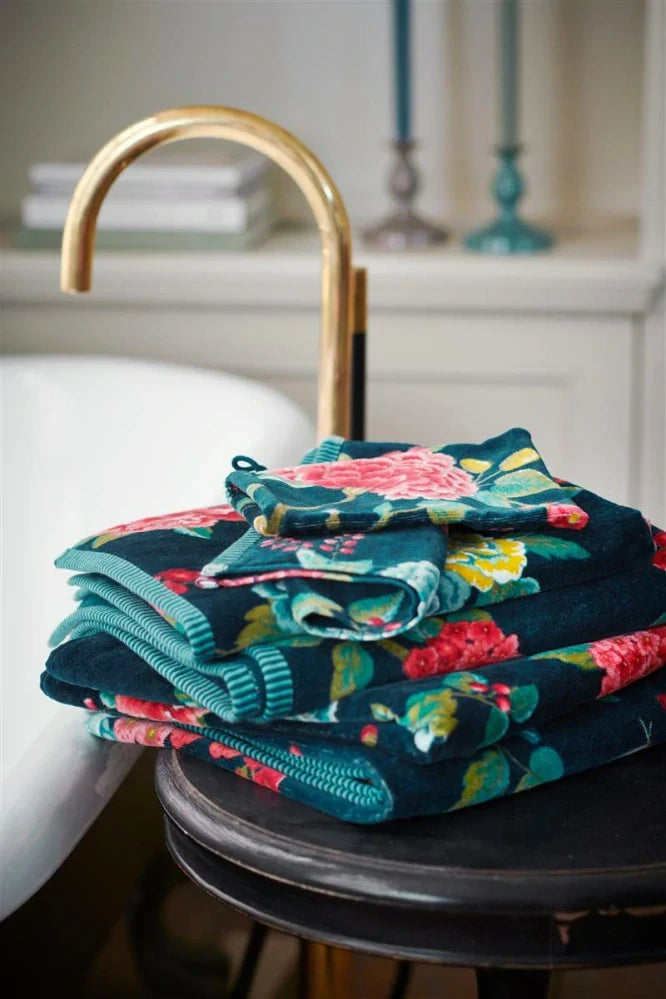 Good Evening dark blue bath towel - Pip Studio